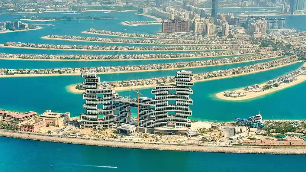 Top 10 Must-Visit Attractions in Dubai